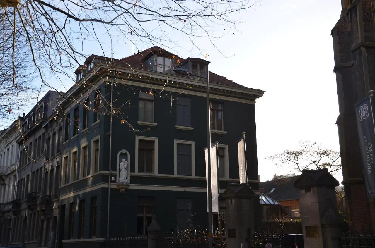 ***  Hotel Le Tissu Amberes Bélgica
